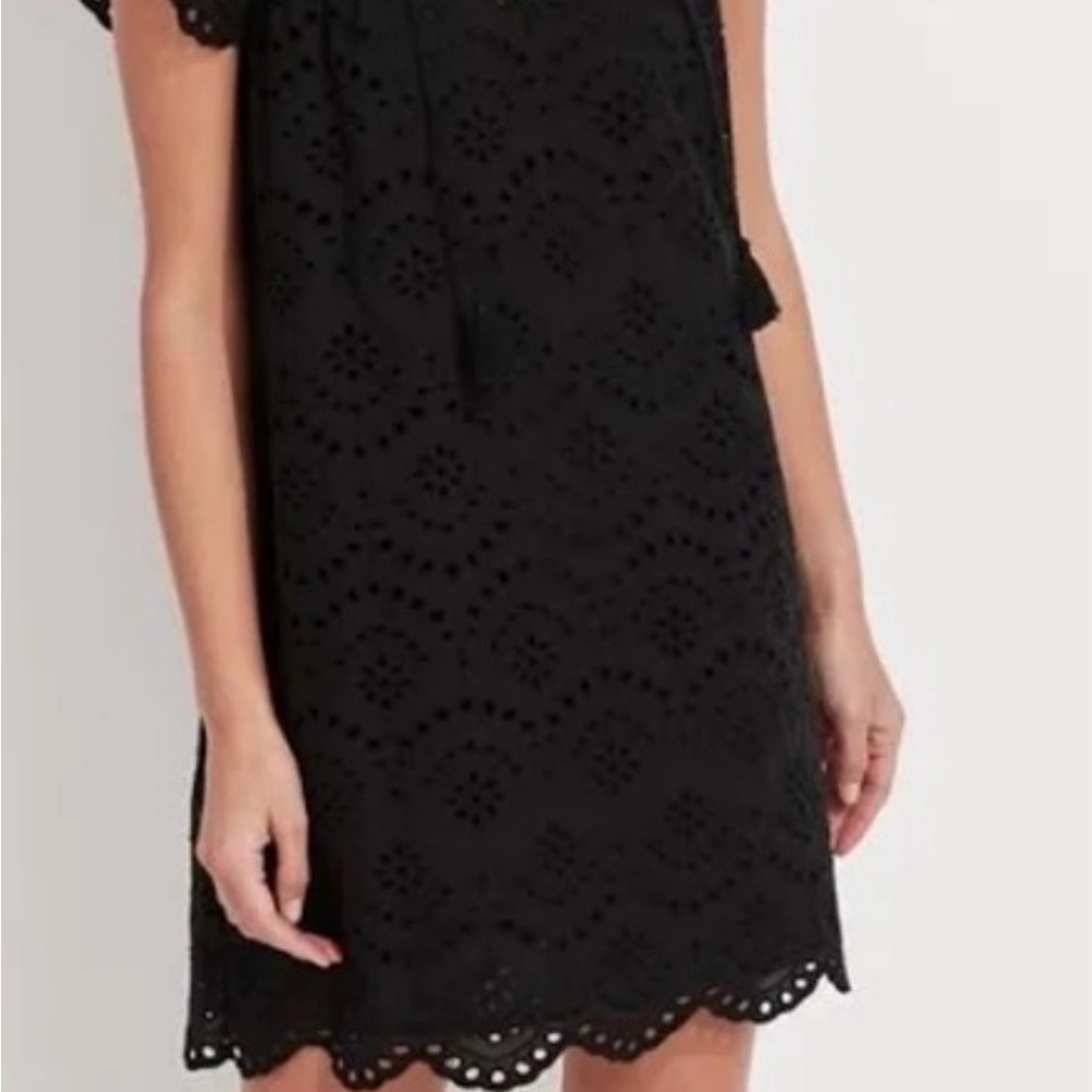 Vineyard Vines eyelet dress/cover-up. - Picture 4 of 5